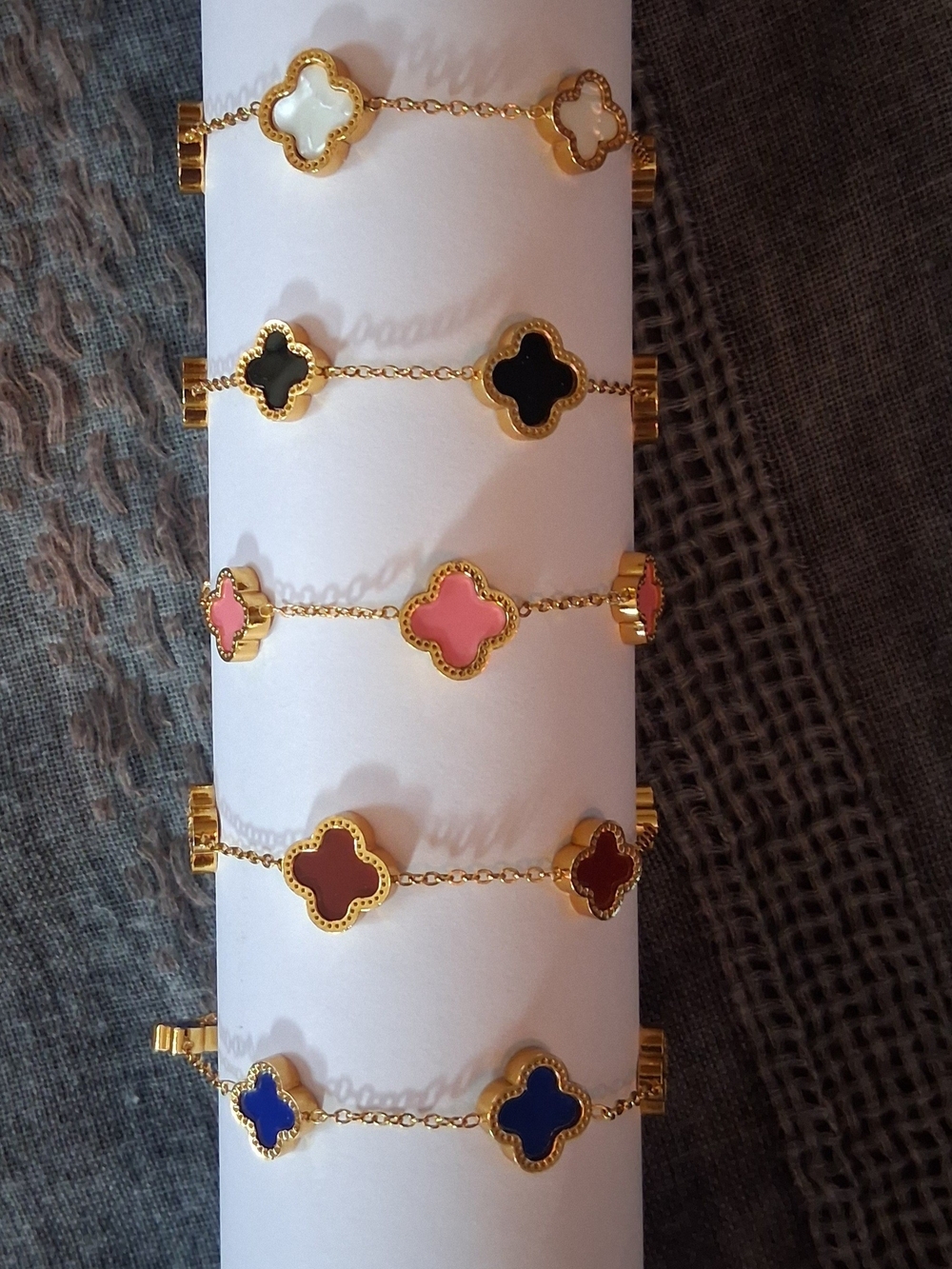 🌟 Beautiful Clover Bracelet & Necklace Set (New with Tags!)